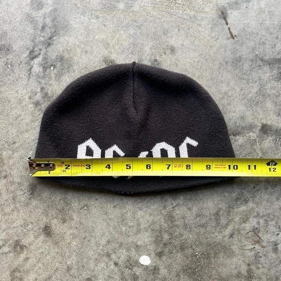 Concept One ACDC beanie black and white - Picture 4 of 5